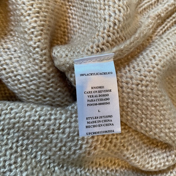 Olt long sleeve crew neck sweater size Large in camel with cute bird 🎉Host Pick🎉 - Picture 7 of 7